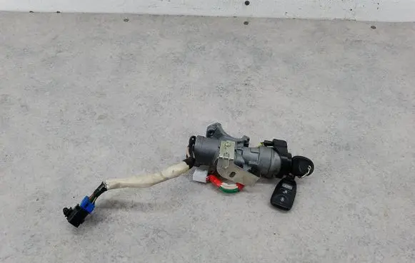 KIA Carens II Ignition lock