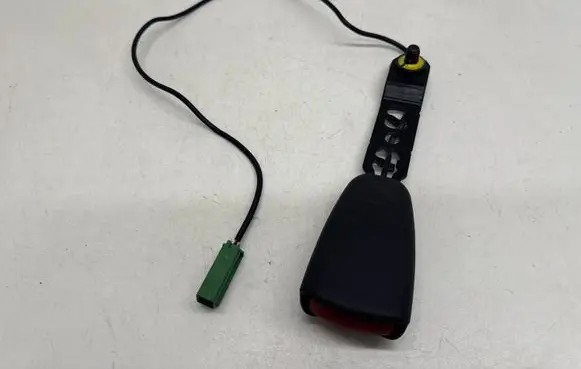 Volvo XC90 Front seatbelt buckle 6013208