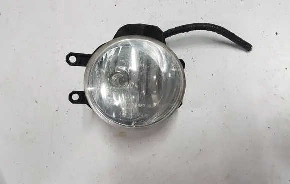 Toyota Avensis T270 Front fog light 8122002110IUTOPI 8122002110