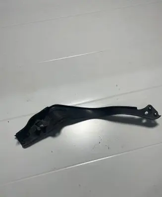 Headlight/headlamp mounting bracket