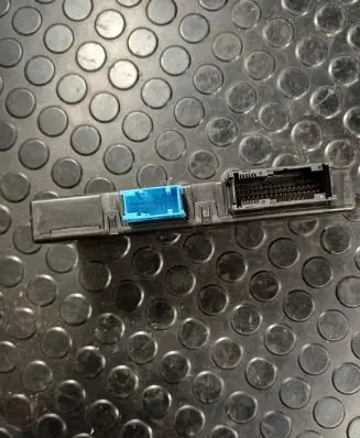 BMW 5 F10 F11 Gateway control module 9291450