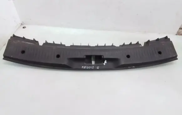 Renault Megane II Trunk/boot sill cover protection