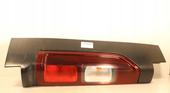 Renault Trafic III (X82) Rear/tail lights 105846A1