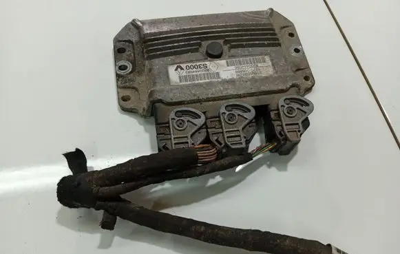 Renault Espace - Grand espace IV Engine control unit/module 215850970B