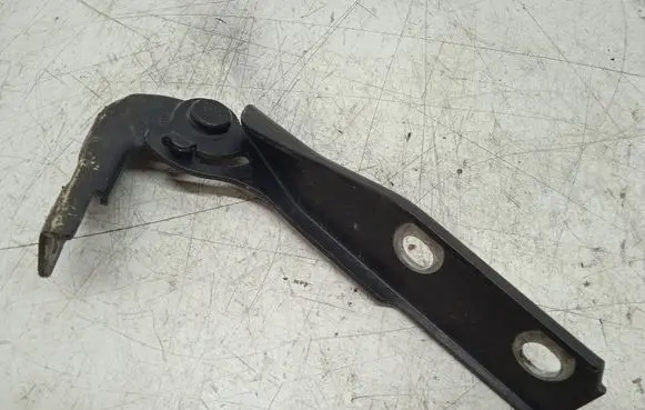 Audi A3 S3 8P Engine bonnet/hood hinges 8P0823301