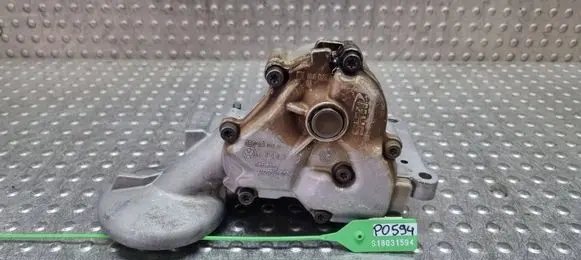 Audi A4 S4 B7 8E 8H Oil pump S18031594 06E115105G