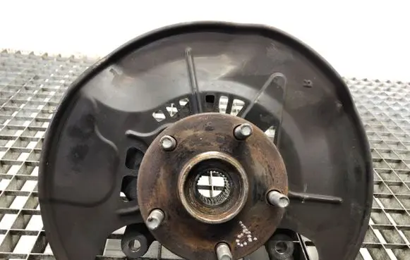 Toyota RAV 4 (XA40) Front wheel hub spindle knuckle F180R