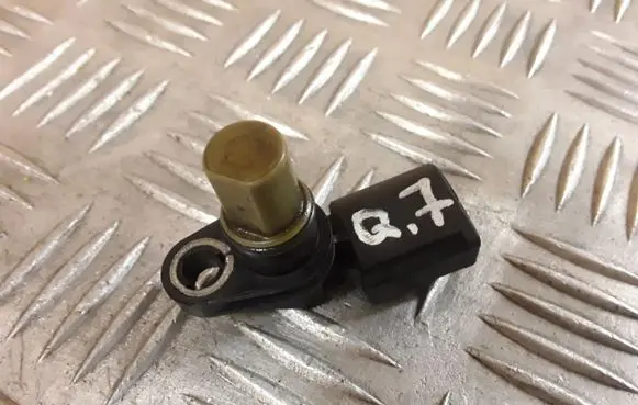 Audi Q7 4L Camshaft position sensor 06E905163