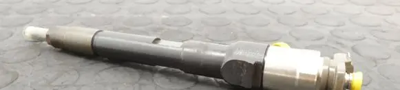 Fuel injector