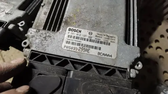 Dodge Caliber Engine control unit/module 0281012129 P05033299AE