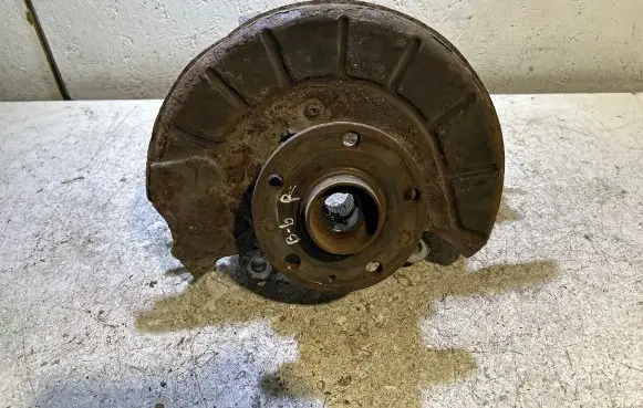 Volkswagen PASSAT B6 Front wheel hub