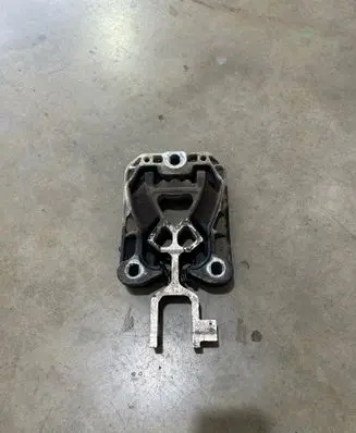 Ford Focus Engine mount bracket JX616P082BD