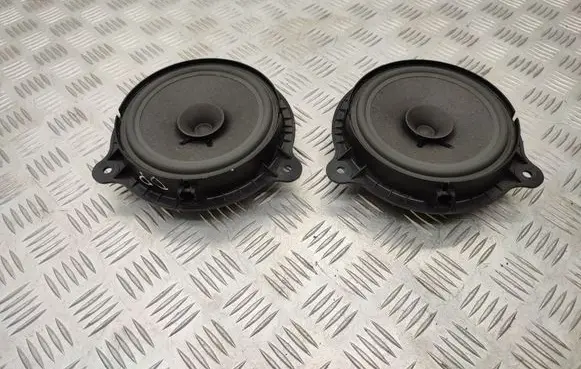 Renault Master III Front door speaker