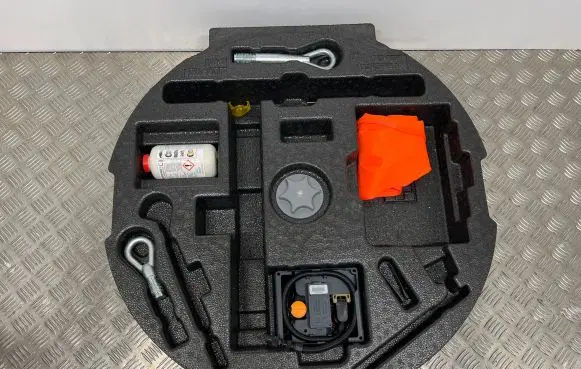 Nissan Qashqai Glove box in trunk 849A74EA1C