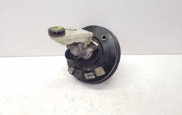 Ford Focus Brake booster BV612B195SB AV612140J