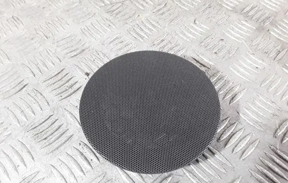 Chrysler 300 - 300C Front door speaker cover trim 