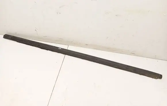 Hyundai Kona I Front door glass trim molding 