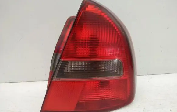 Mitsubishi Carisma Rear/tail lights