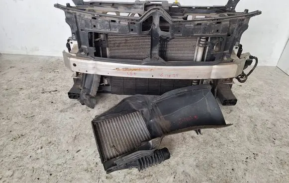 Citroen C4 Grand Picasso Radiator support slam panel