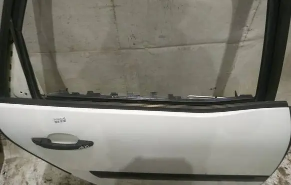 Citroen C4 I Picasso Rear door glass trim molding 