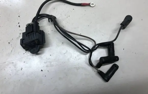 BMW 5 F10 F11 Glow plug pre-heat relay 7810856 0522120103