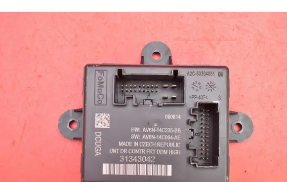 Volvo V40 Engine control unit/module ECU 31343042