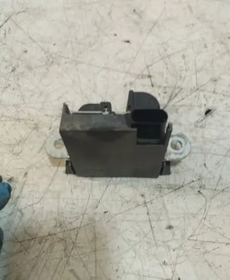 Volkswagen Touran I Tailgate/trunk/boot lock/catch/latch 110946 150L34