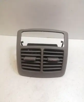 Rear air vent grill