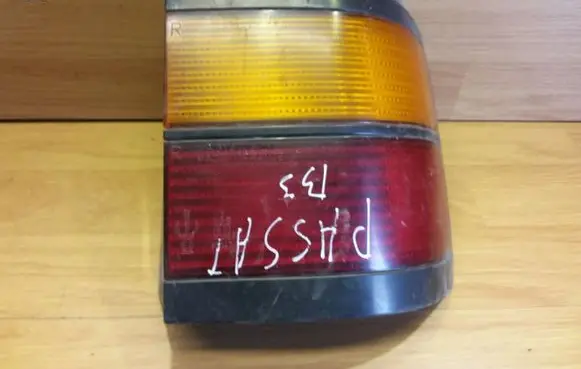 Volkswagen PASSAT B3 Rear/tail lights 333945257 333945112