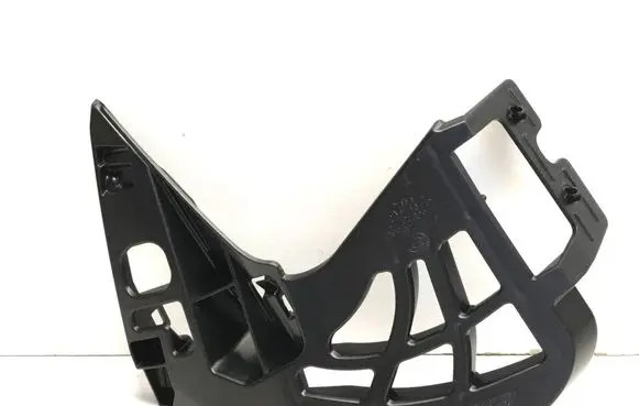 BMW 5 G30 G31 Front bumper mounting bracket 7385347