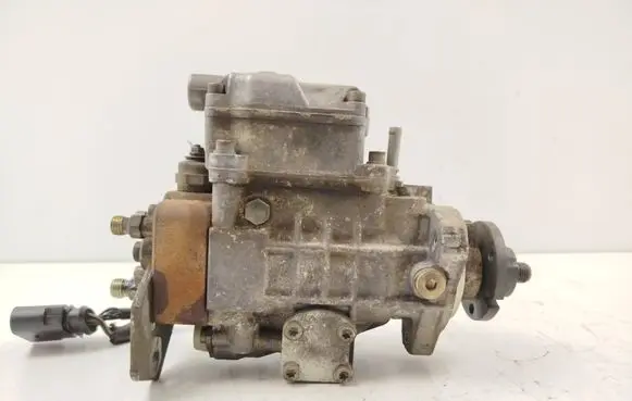 Audi A3 S3 8L Fuel injection high pressure pump 0460404977