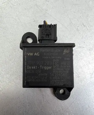 Volkswagen Touareg II Tire pressure control unit 7PP907283
