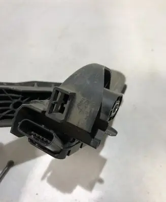 Volkswagen PASSAT B6 Accelerator throttle pedal 1K1723503L