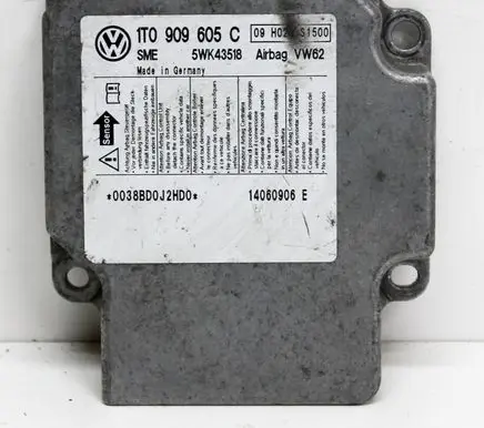 Volkswagen Touran I Airbag control unit/module 1T0909605C