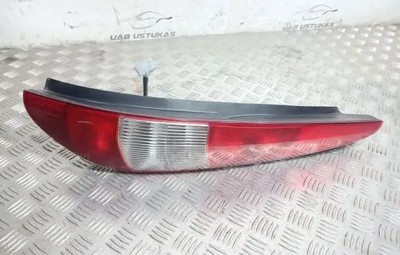 Ford Mondeo Mk III Rear/tail lights 1S7113404C
