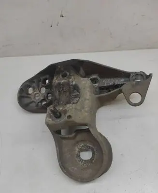 Audi A4 S4 B7 8E 8H Engine mounting bracket 8E0199351H