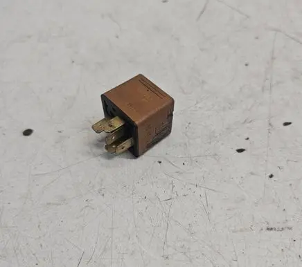 Opel Vectra C Other relay 0332209136