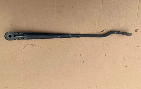Mercedes-Benz W123 Front wiper blade arm