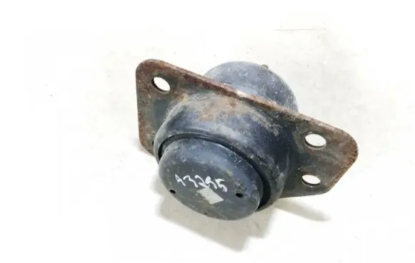 Honda Accord Engine mount bracket