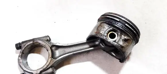 Skoda Fabia Mk1 (6Y) Piston with connecting rod a411b