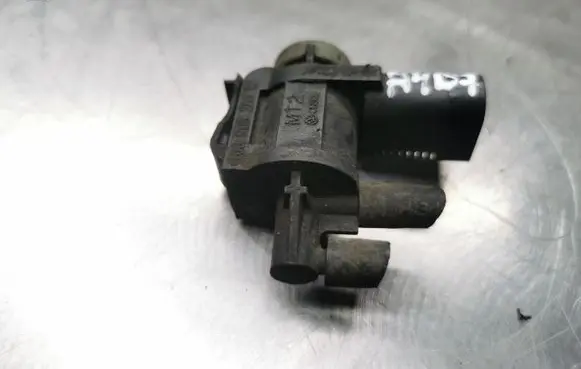 Audi A4 S4 B7 8E 8H Turbo solenoid valve 1J0906283C