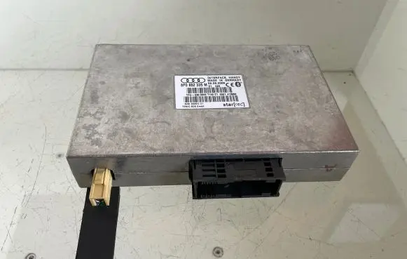 Audi A4 S4 B7 8E 8H Bluetooth control unit module 8P0862335M