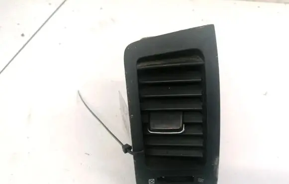 Toyota Corolla Verso E121 Dash center air vent grill 5556310050 555631-0050