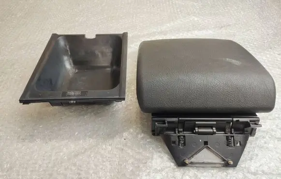 BMW 5 E39 Armrest 8196941 806219
