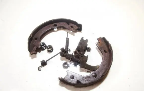 Hyundai Tucson JM Handbrake/parking brake pads 