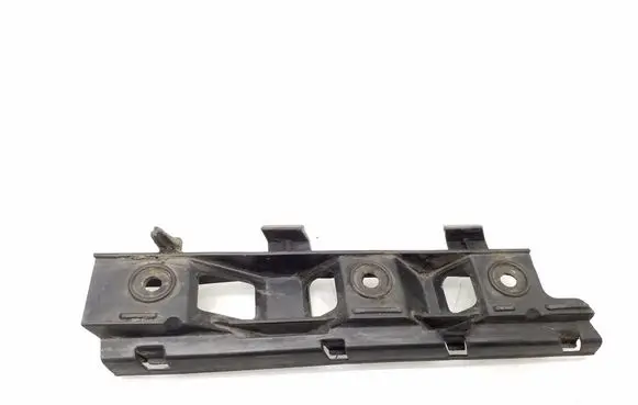 Volkswagen PASSAT B6 Front bumper mounting bracket