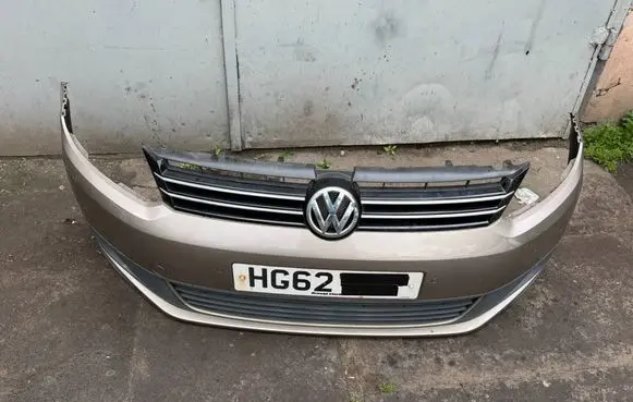 Volkswagen Touran II Front bumper 1T0807101