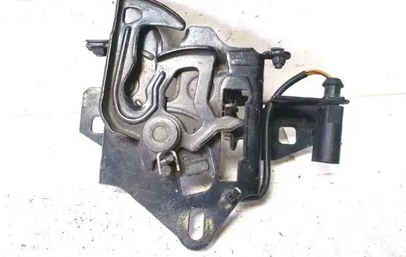 Volkswagen PASSAT B5.5 Engine bonnet (hood) release handle 3B0823509R