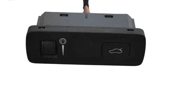 Volvo S90, V90 Tailgate/boot open switch button P31376510
