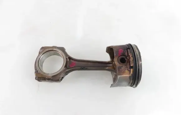 Peugeot 407 Piston with connecting rod
